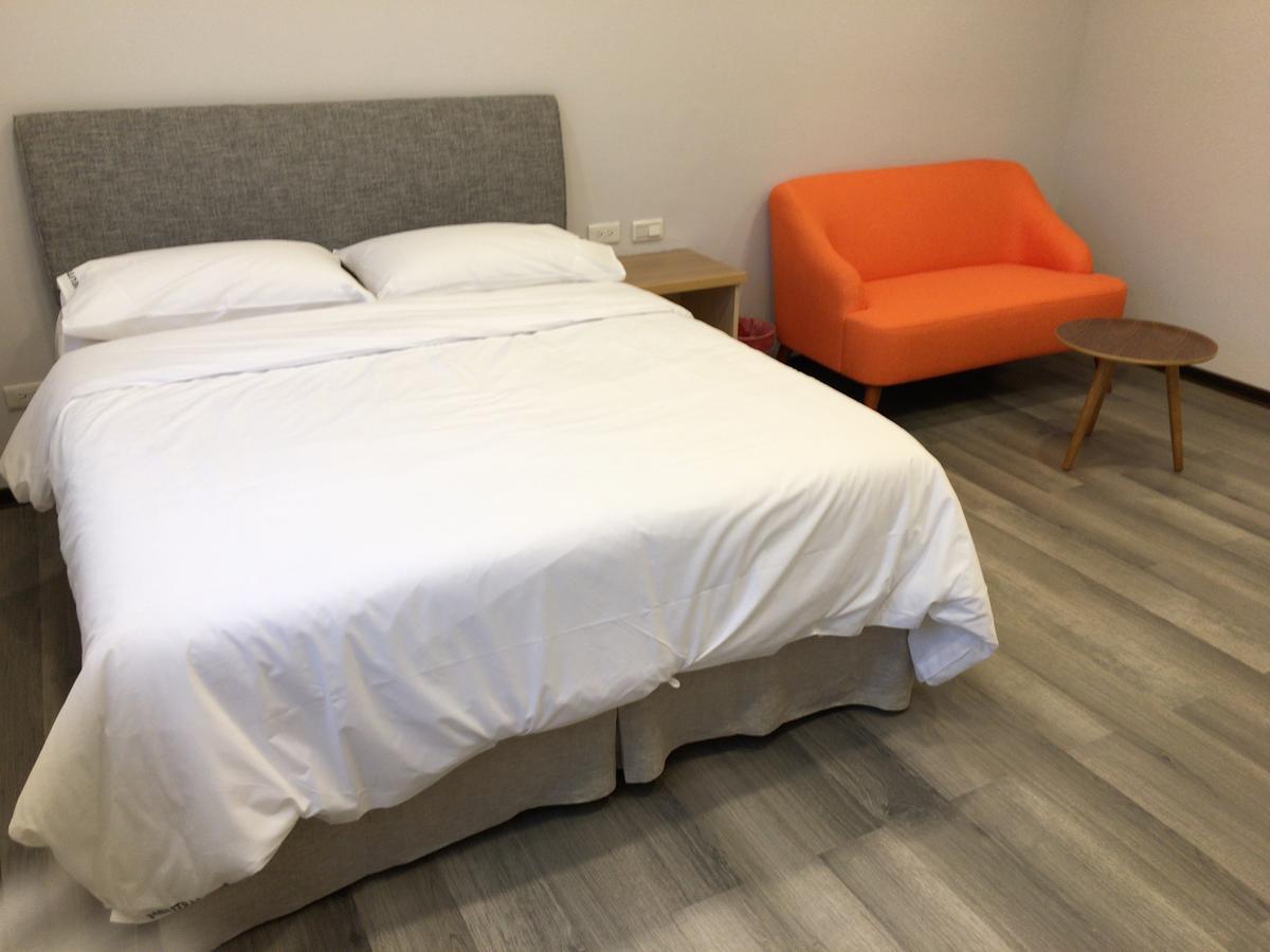 Neutral Inn Zhonghe  Exteriör bild