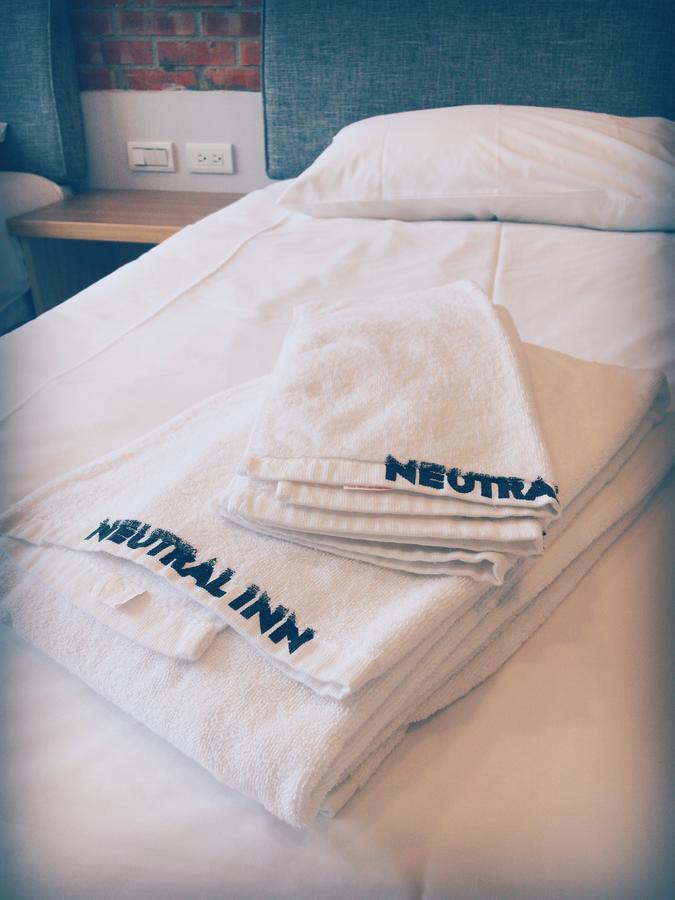 Neutral Inn Zhonghe  Exteriör bild